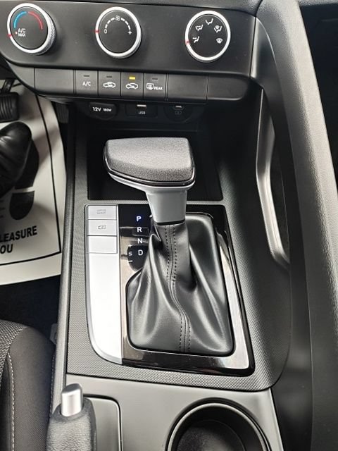 Certified 2026 Hyundai Elantra SE FWD image 22
