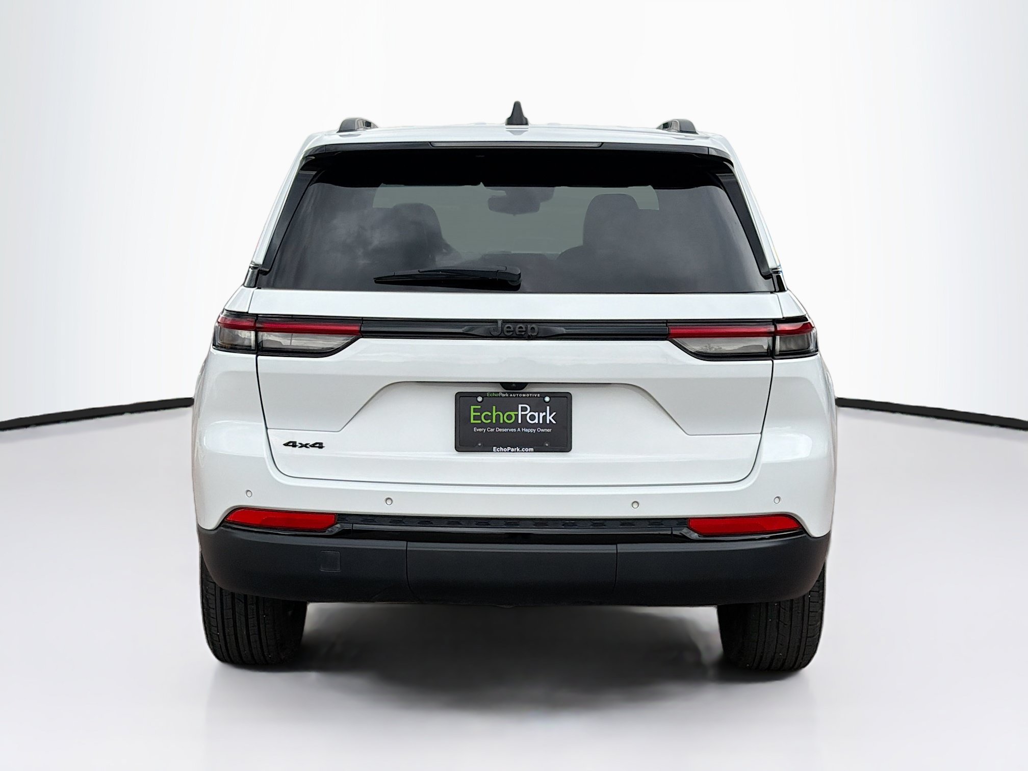 Used 2024 Jeep Grand Cherokee Altitude AWD/4WD image 7