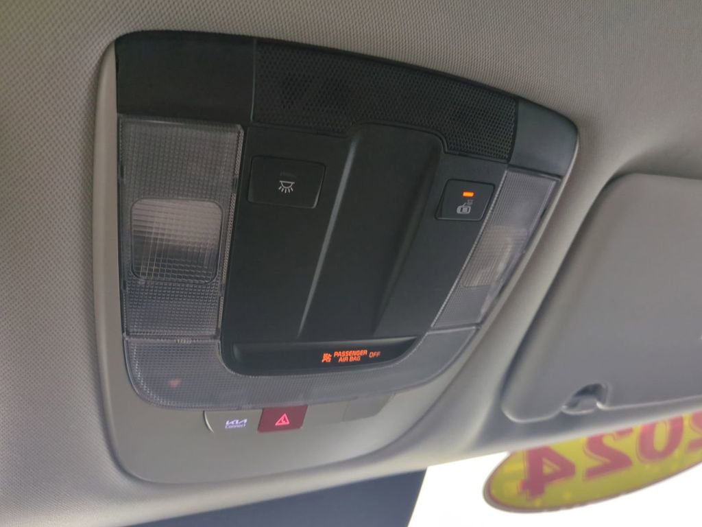Used 2024 Kia Sportage EX image 23