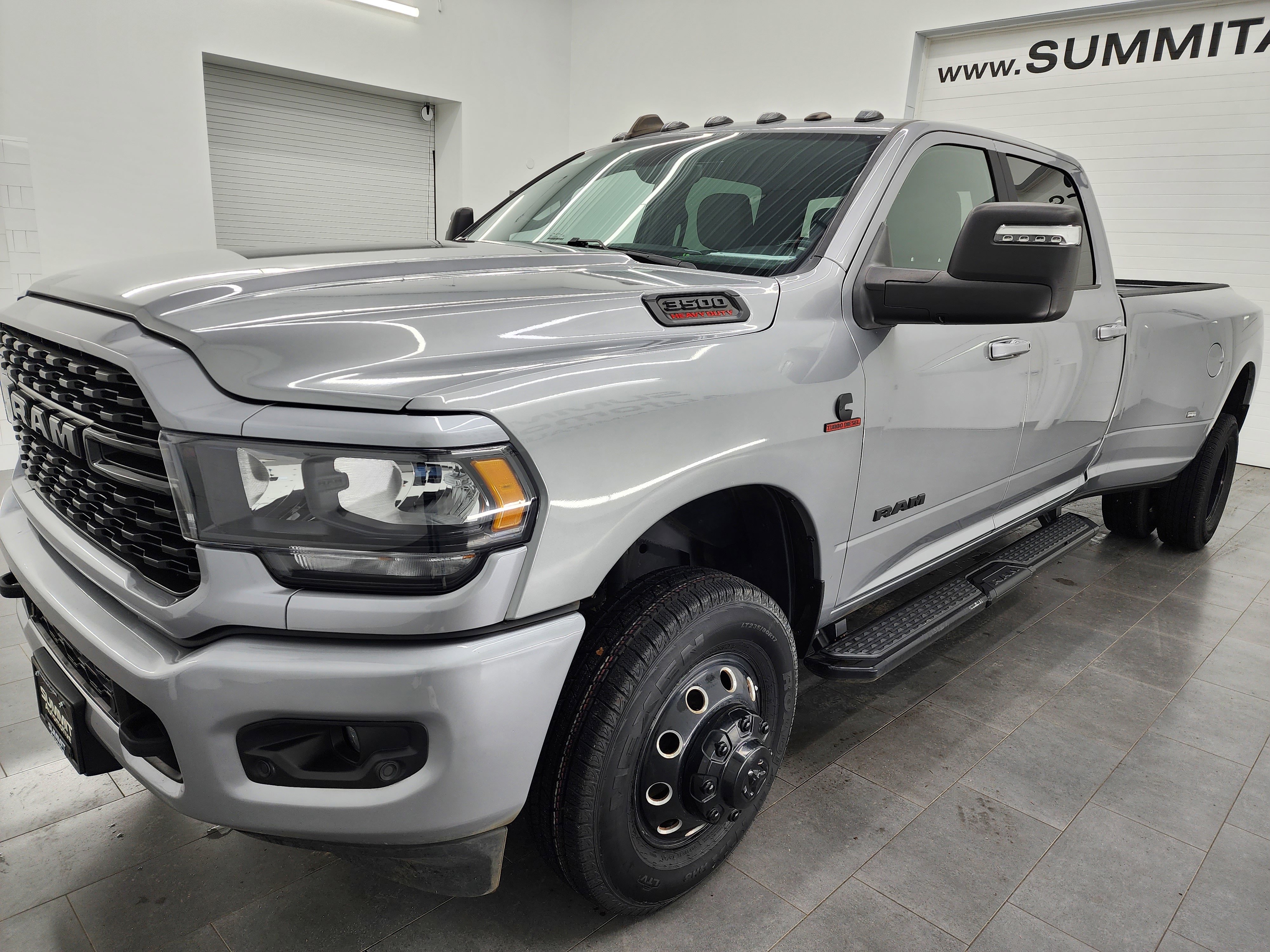 Used 2024 RAM 3500 Big Horn w/ Night Edition AWD/4WD image 7