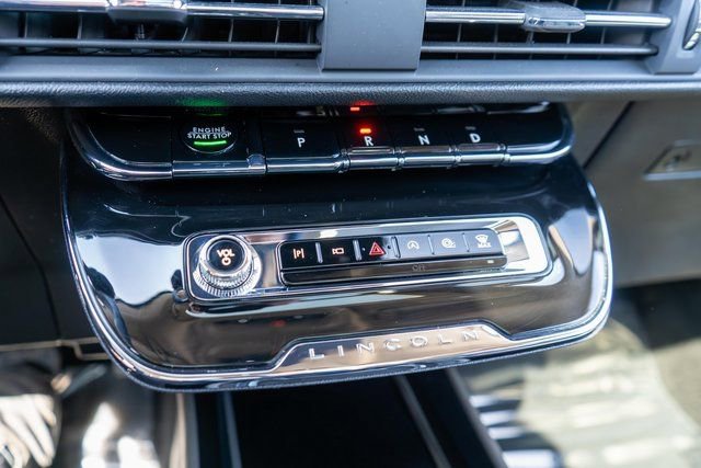 Used 2025 Lincoln Corsair Reserve w/ Jet Appearance Package image 30