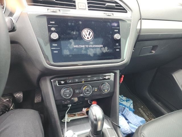 Used 2020 Volkswagen Tiguan SE w/ Panoramic Sunroof Package image 21