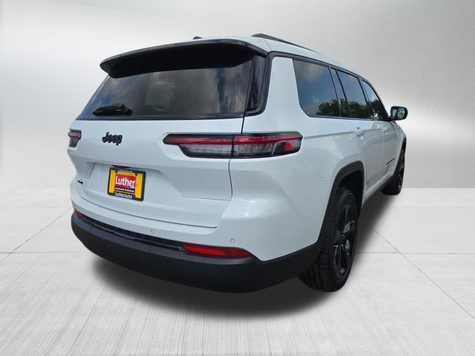 Used 2025 Jeep Grand Cherokee L Altitude AWD/4WD image 3