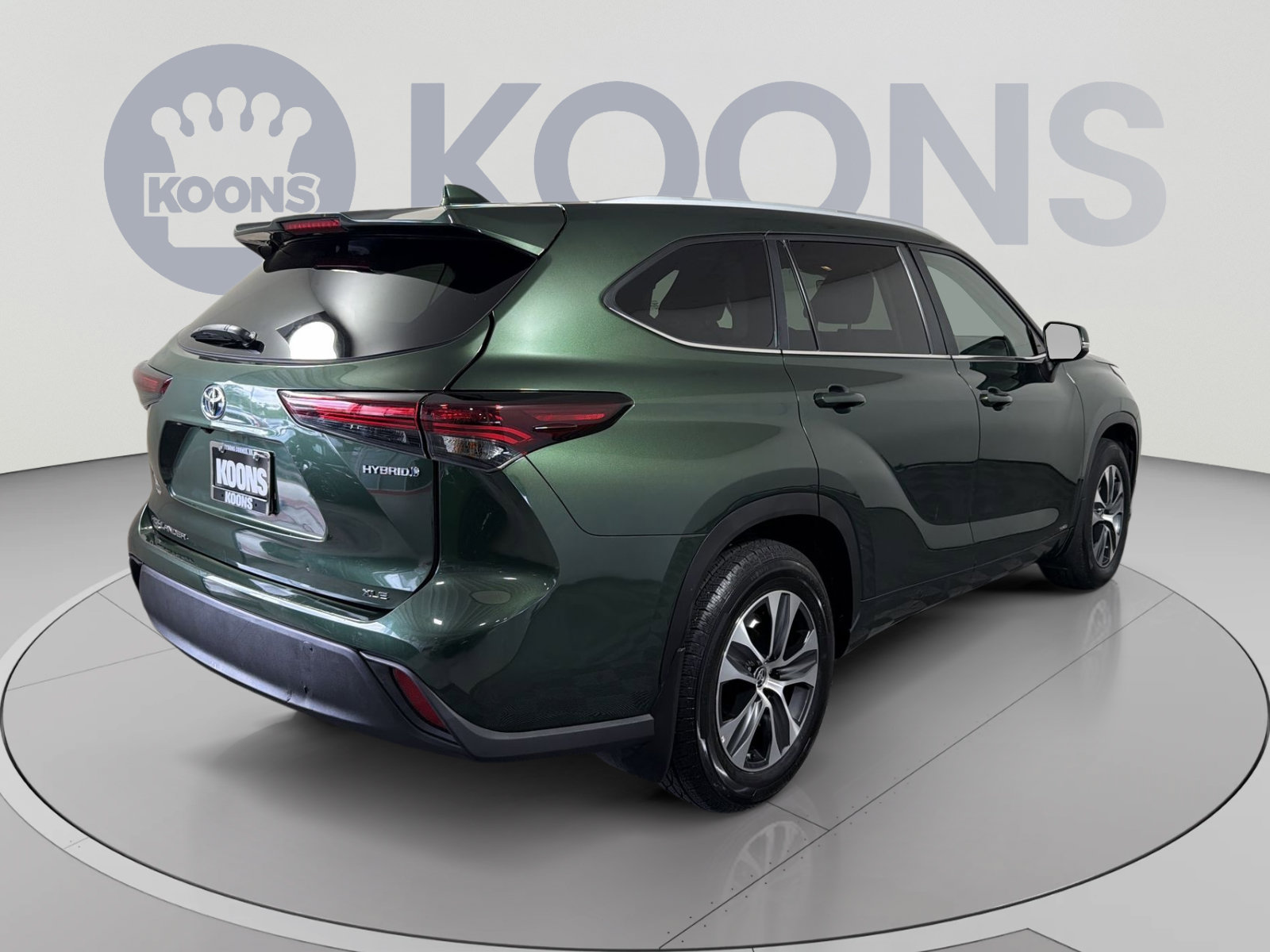 Used 2024 Toyota Highlander XLE AWD/4WD image 7