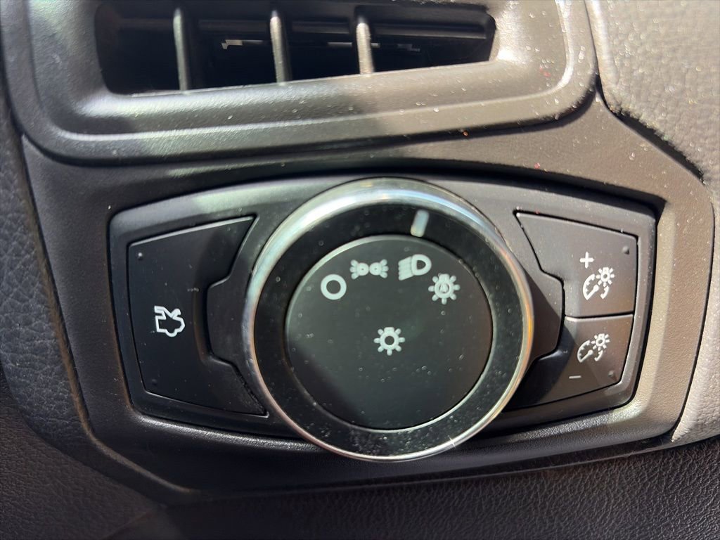 Used 2014 Ford Focus SE image 9