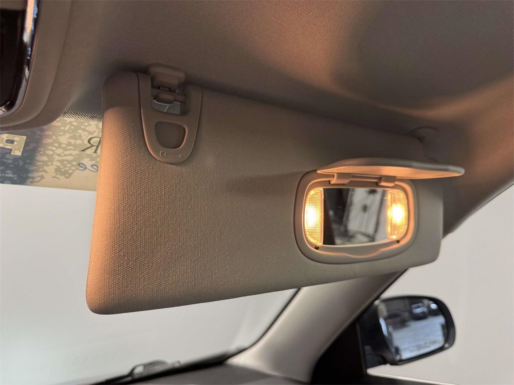 Used 2021 Jeep Cherokee Limited image 30