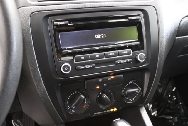 Used 2012 Volkswagen Jetta S FWD image 15