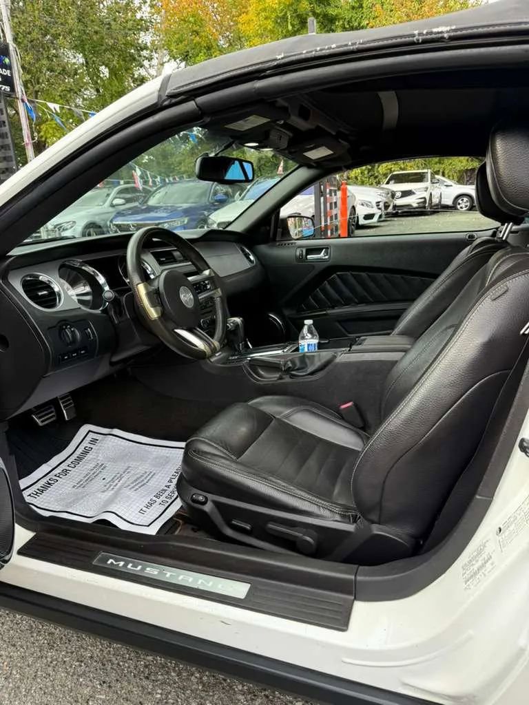 Used 2012 Ford Mustang Premium image 7