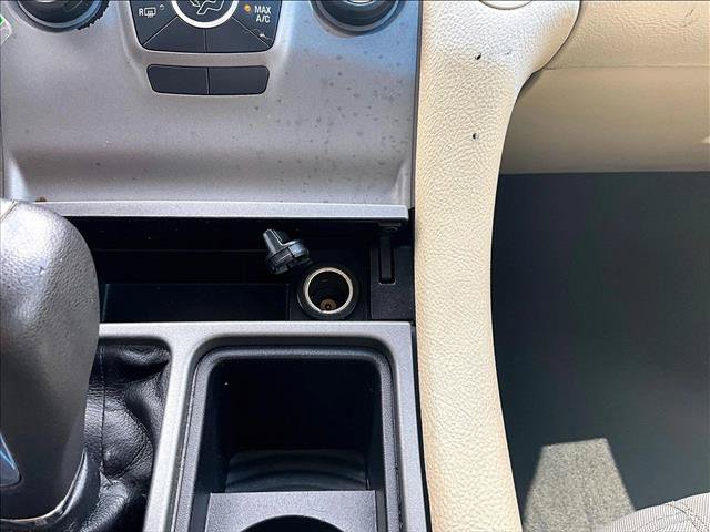 Used 2015 Ford Taurus SE FWD image 23