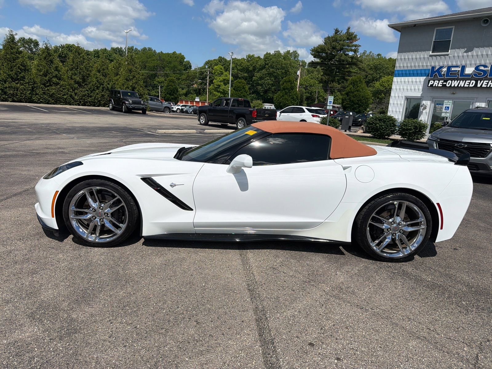 Used 2016 Chevrolet Corvette Stingray Convertible w/ 2LT Preferred Equipment Group RWD image 2