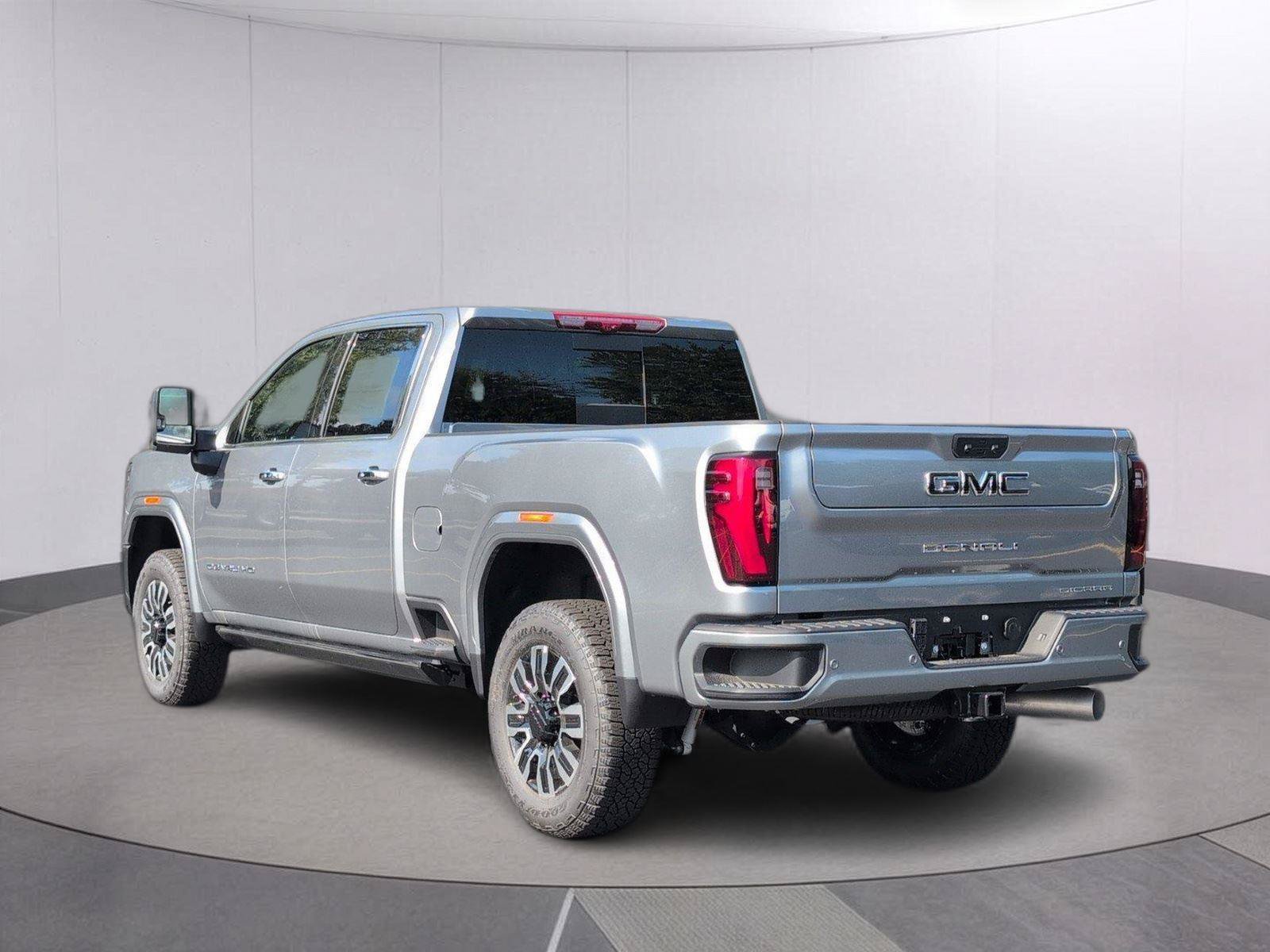 New 2026 GMC Sierra 2500 Denali Ultimate AWD/4WD image 3