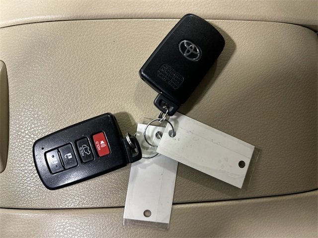 Used 2016 Toyota Highlander XLE image 41