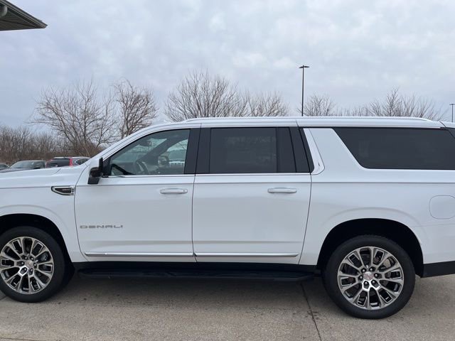Used 2025 GMC Yukon XL Denali image 8