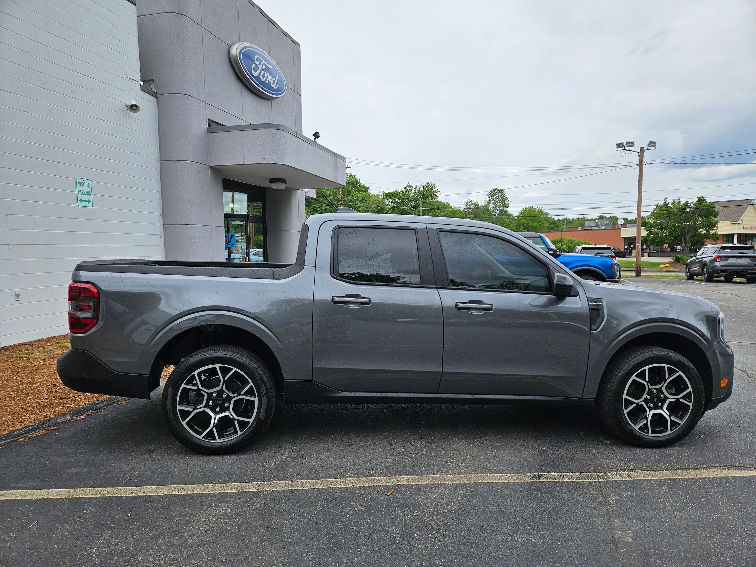 Used 2025 Ford Maverick Lariat AWD/4WD image 4