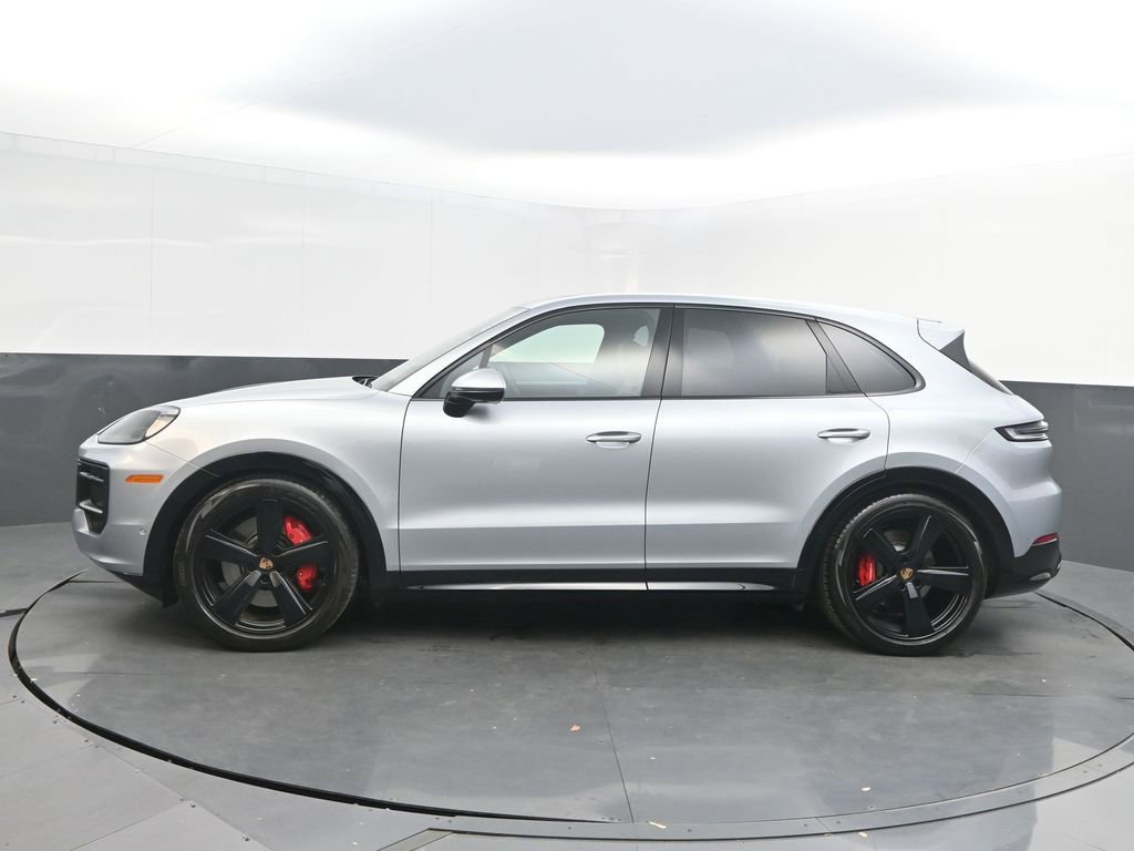 Certified 2025 Porsche Cayenne GTS image 2