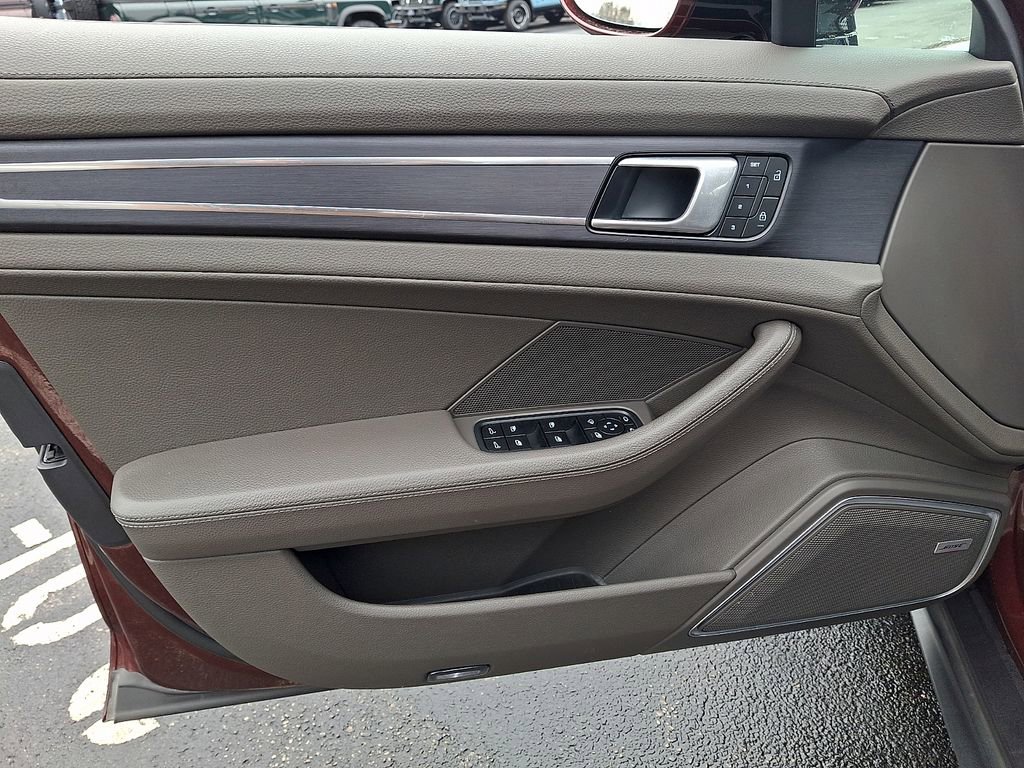 Used 2022 Porsche Panamera 4 Platinum Edition image 14