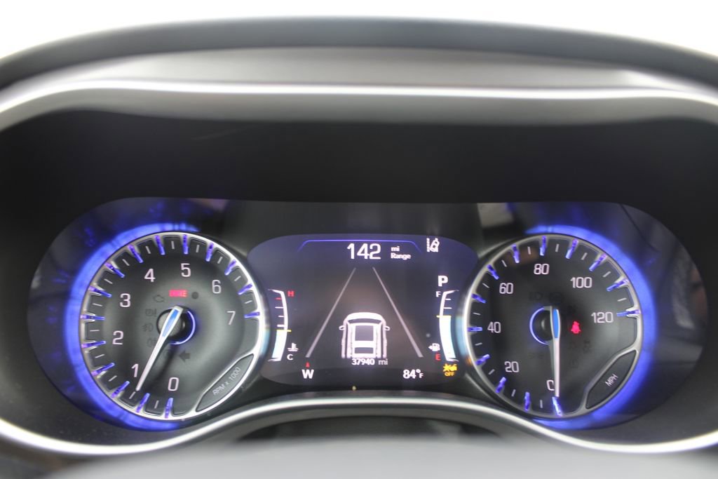 Used 2025 Chrysler Pacifica Select FWD image 21