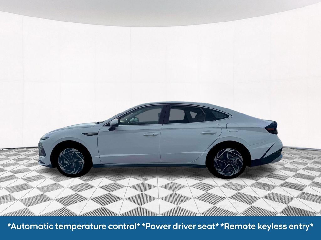 New 2026 Hyundai Sonata SEL FWD image 4