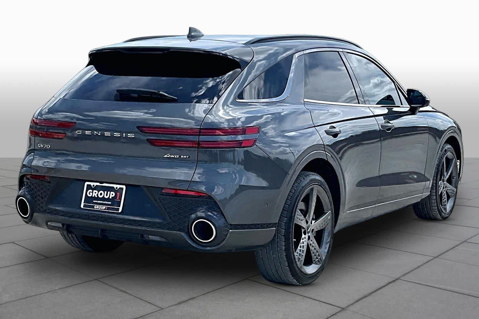 Used 2022 Genesis GV70 3.5T Sport w/ Sport Prestige Package AWD/4WD image 12