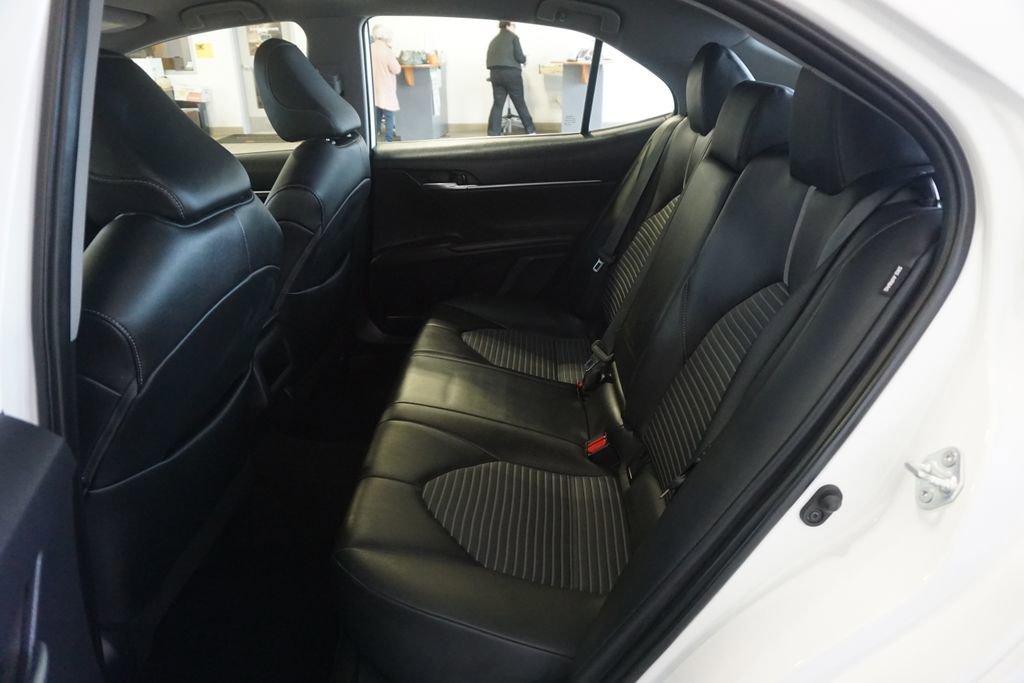 Used 2023 Toyota Camry SE image 19