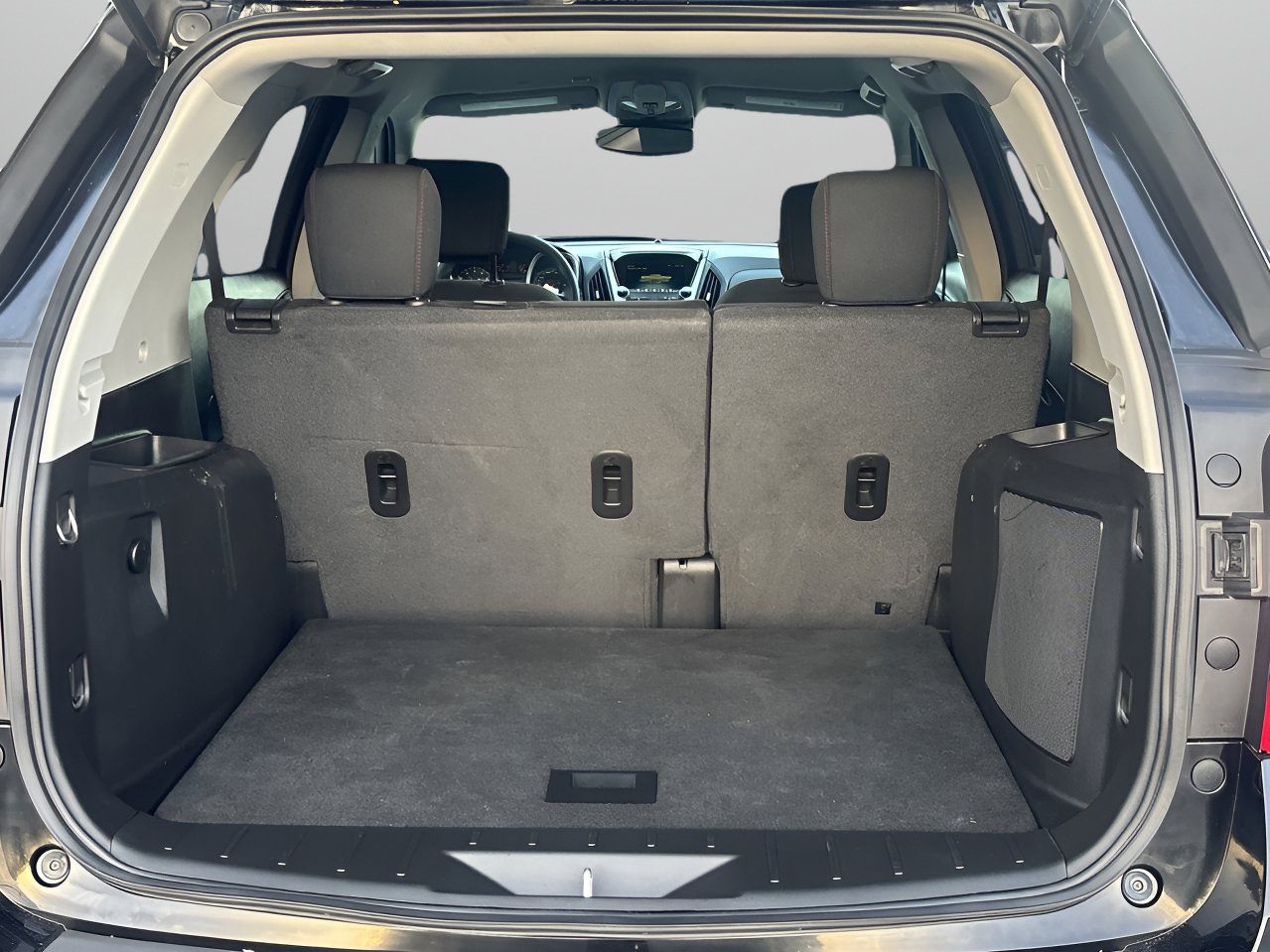 Used 2017 Chevrolet Equinox LS image 24