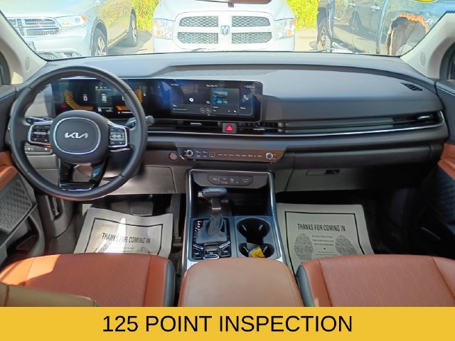Used 2025 Kia Carnival EX FWD image 9
