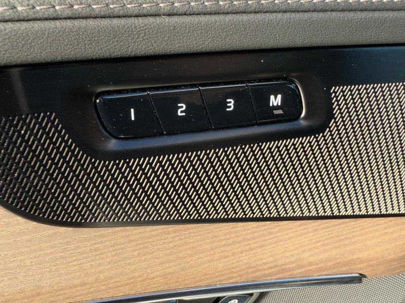 New 2026 Volvo XC90 B6 Plus w/ Protection Package Premier image 11