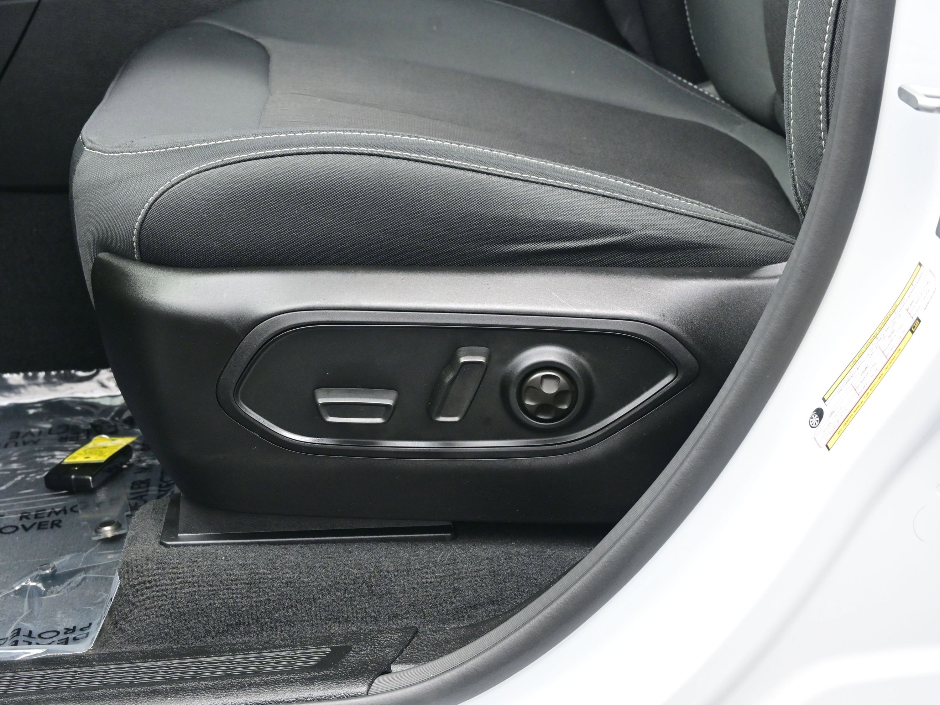 Used 2022 Jeep Grand Cherokee L Laredo w/ Luxury Tech Group I image 12