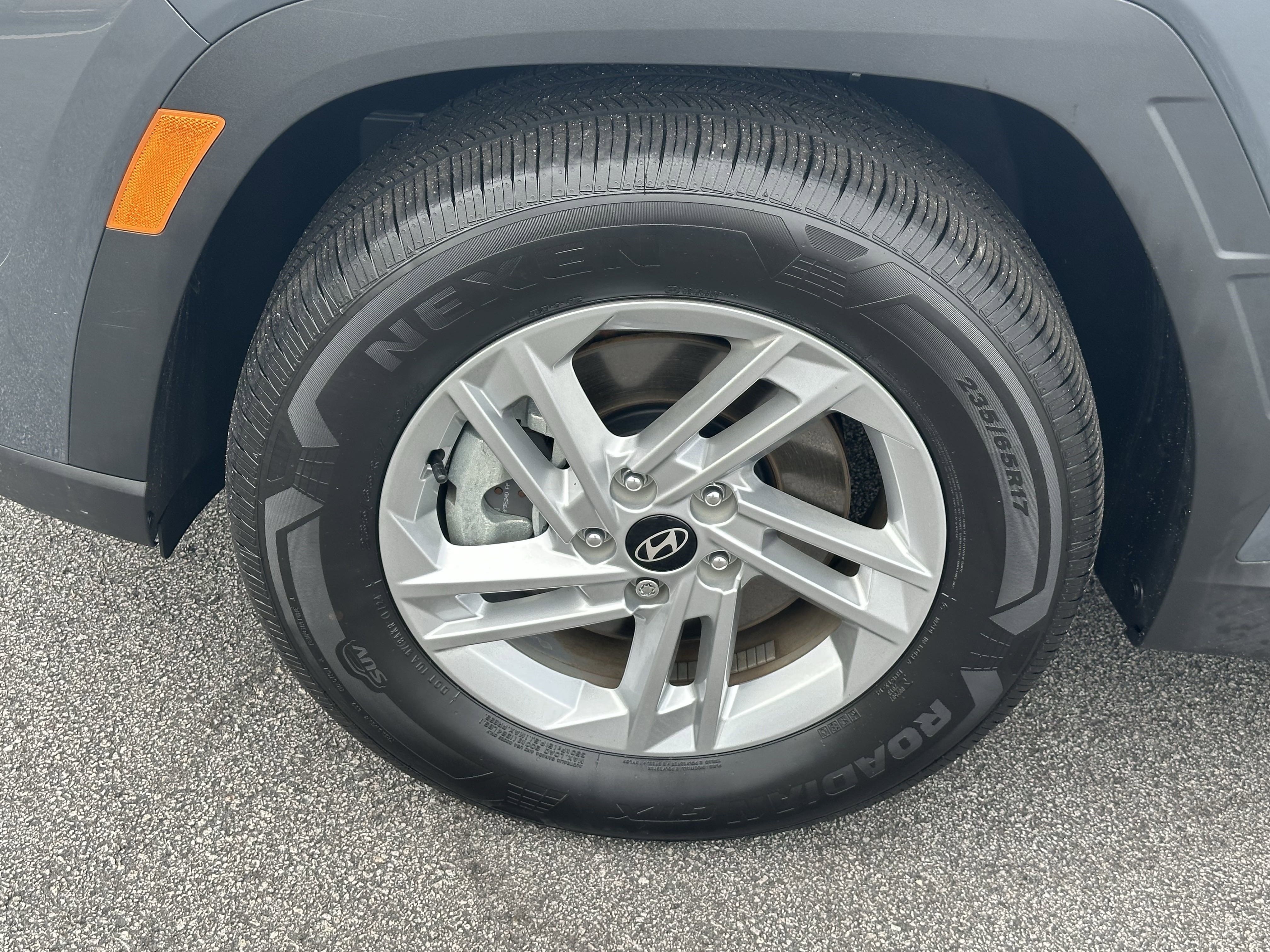 Used 2025 Hyundai Tucson SE image 14