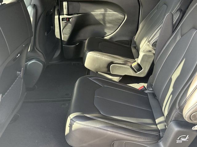 New 2026 Chrysler Pacifica Select image 19