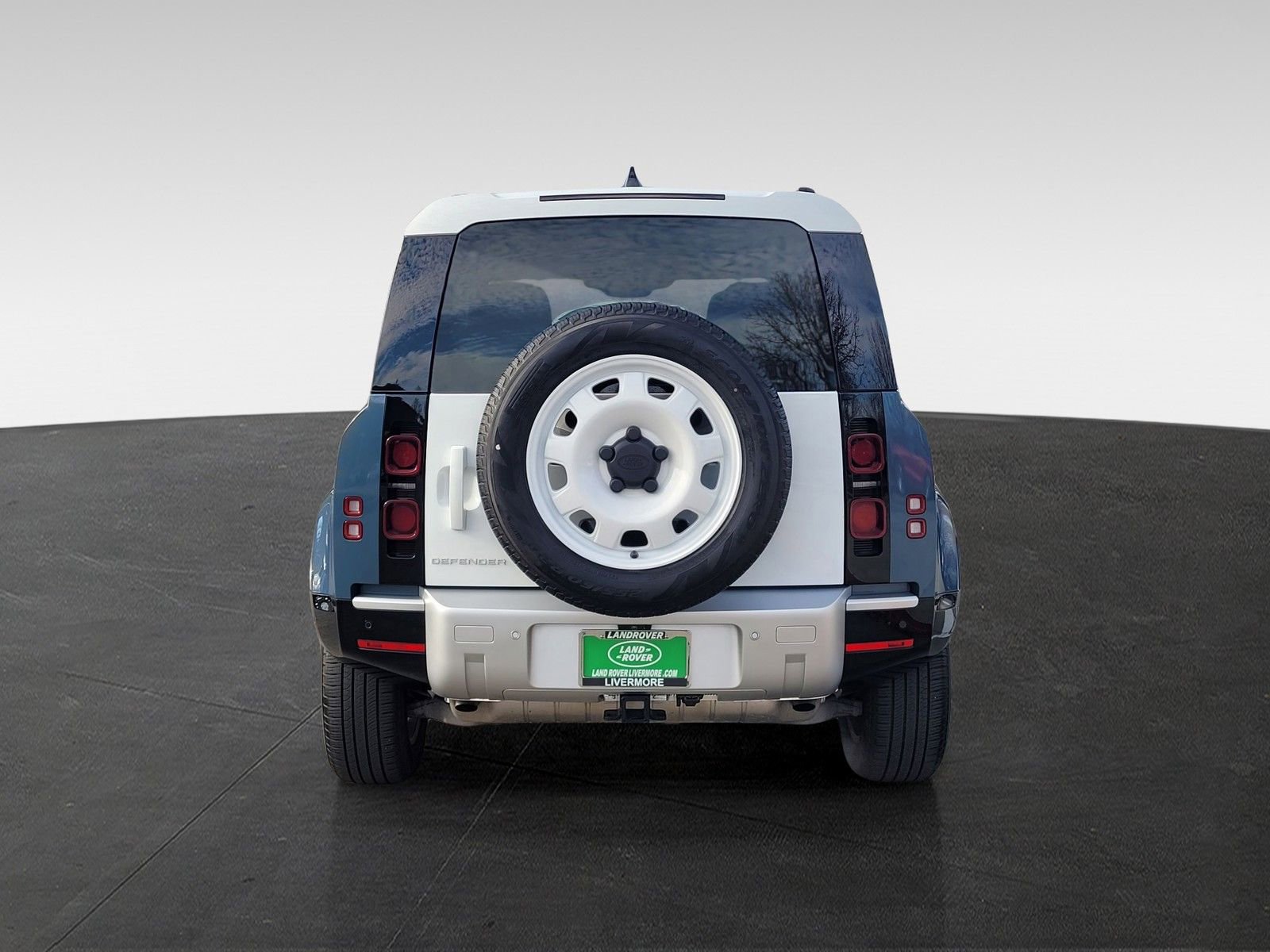 Used 2024 Land Rover Defender 110 S AWD/4WD image 5