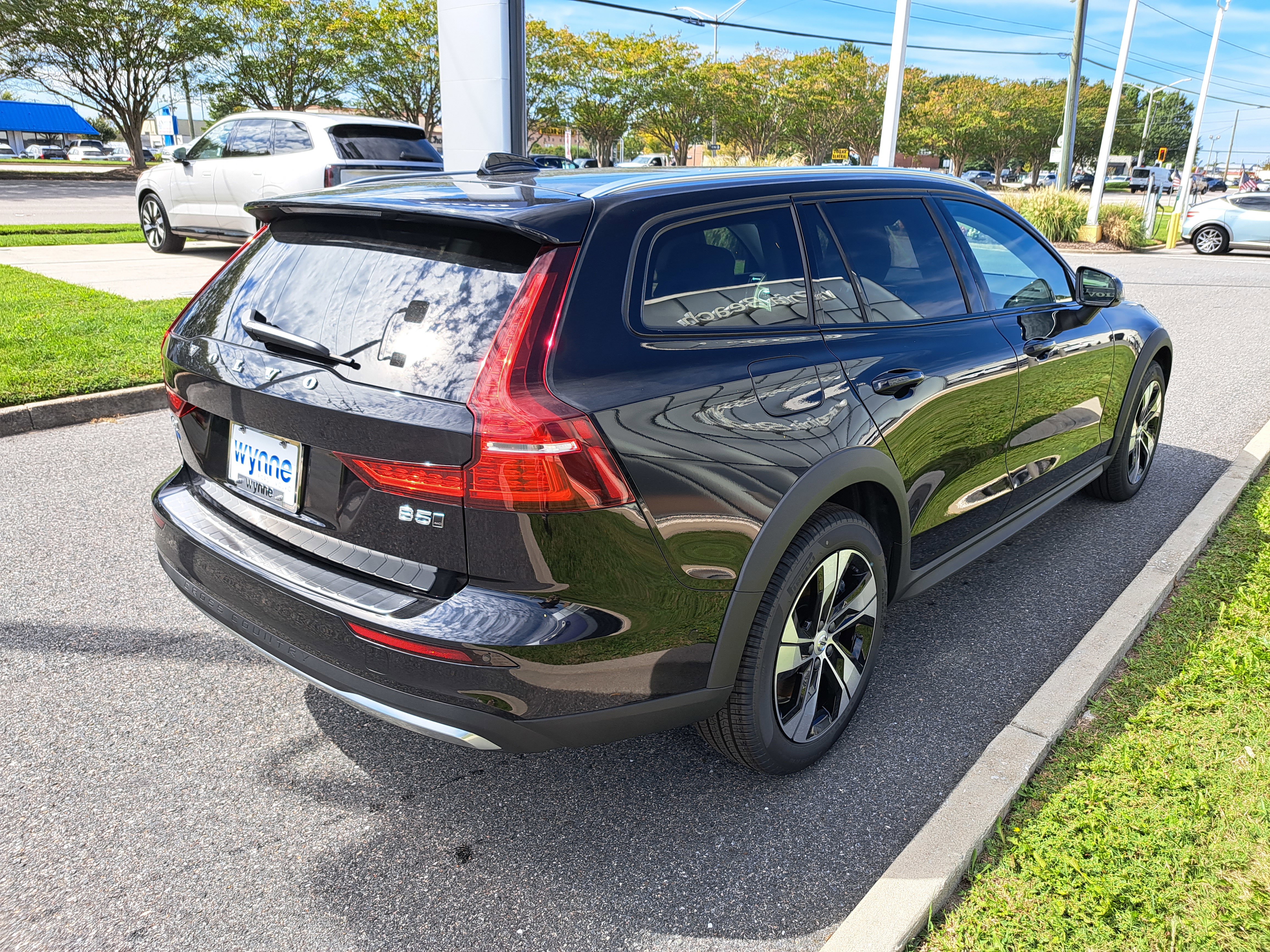 New 2026 Volvo V60 B5 Cross Country Plus w/ Protection Package Premier image 3