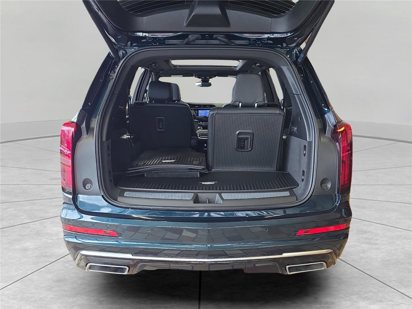 Used 2025 Cadillac XT6 Premium Luxury w/ Technology Package image 13