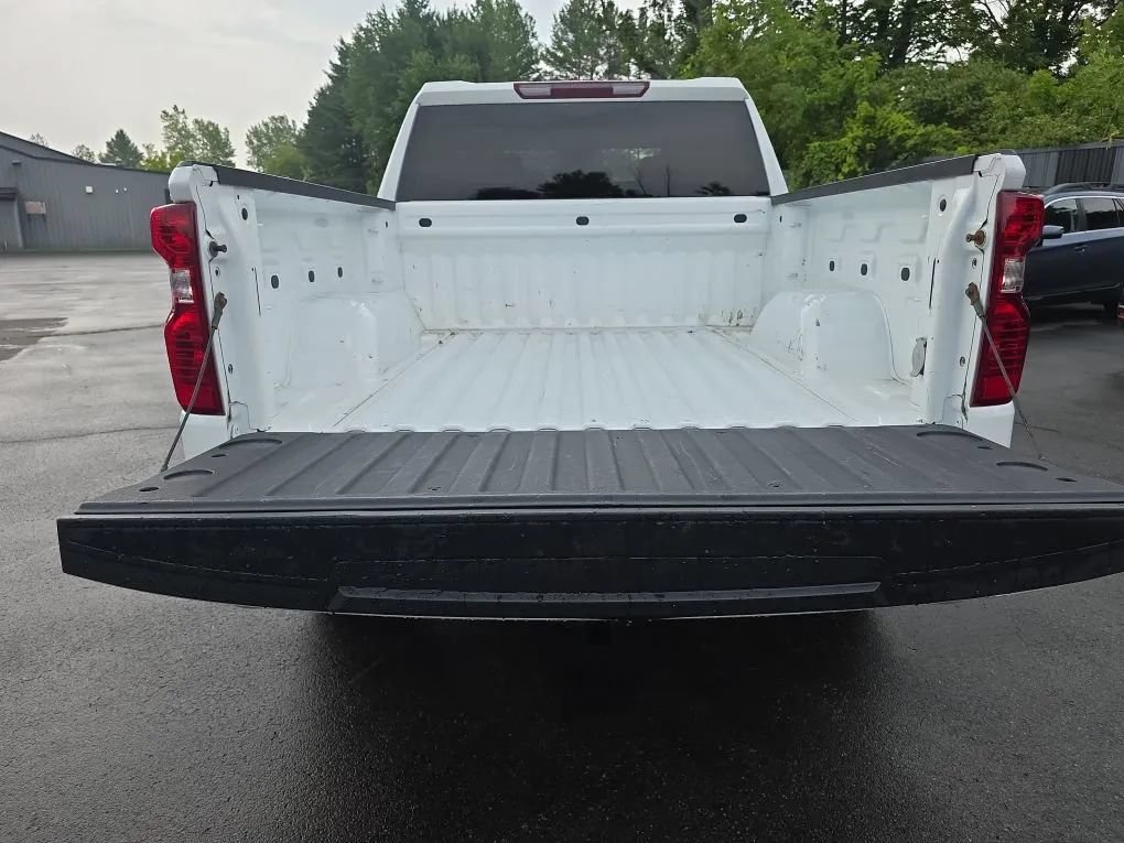 Used 2022 Chevrolet Silverado 1500 LT AWD/4WD image 11