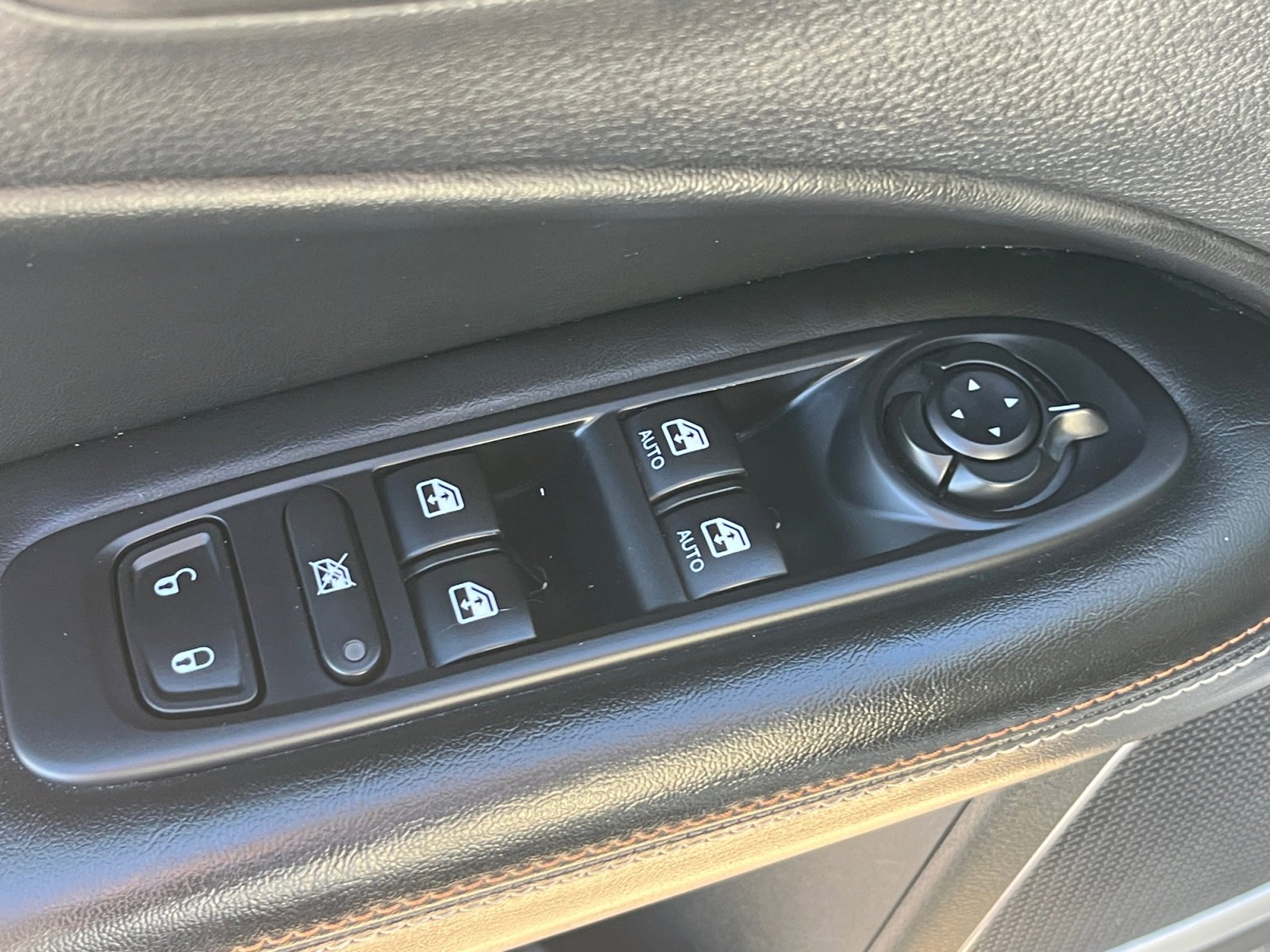 Used 2019 Jeep Compass Latitude w/ Popular Equipment Group AWD/4WD image 15