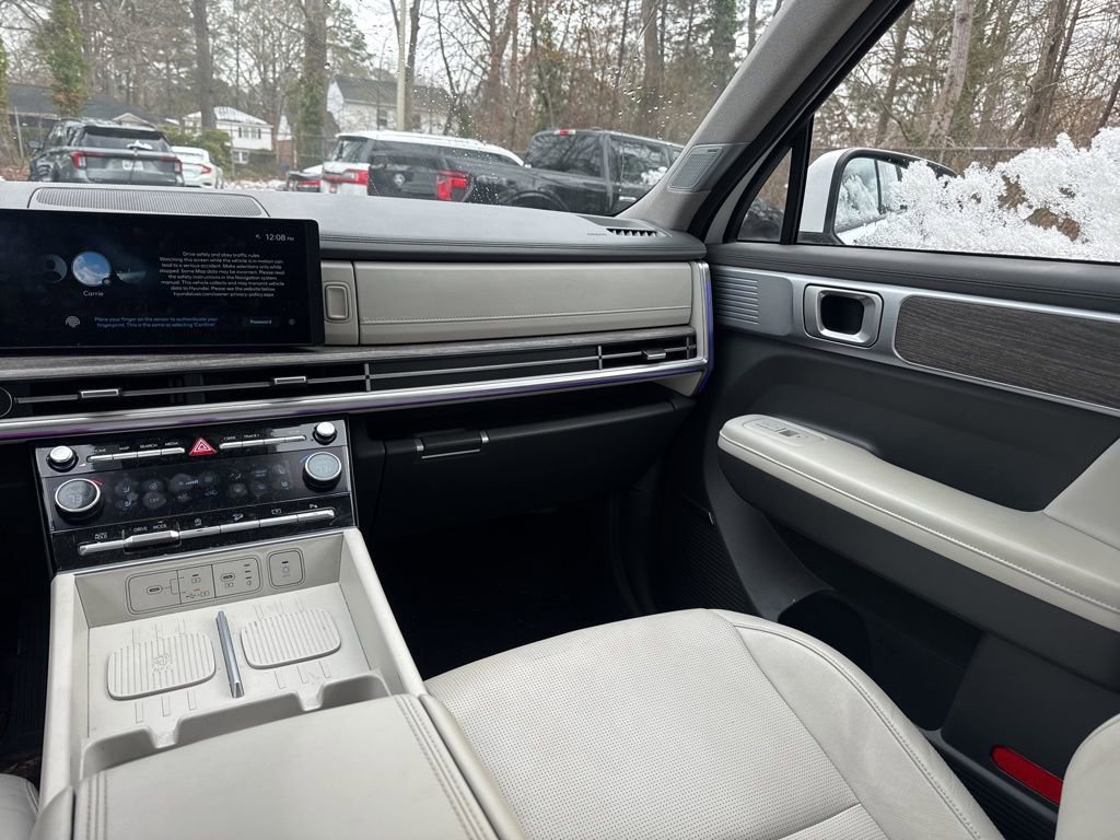 Used 2024 Hyundai Santa Fe Limited image 11