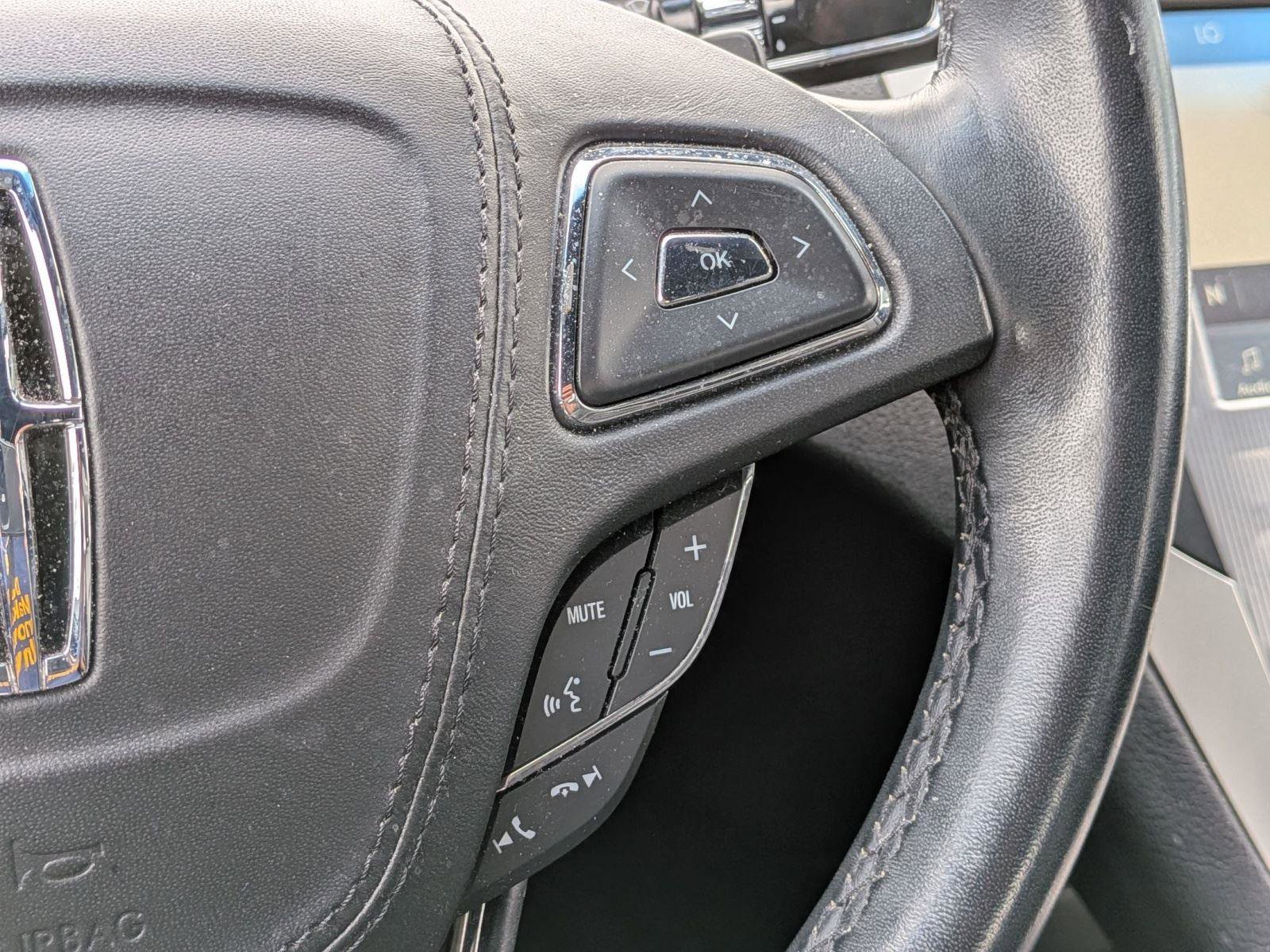 Used 2020 Lincoln MKZ Reserve FWD image 20