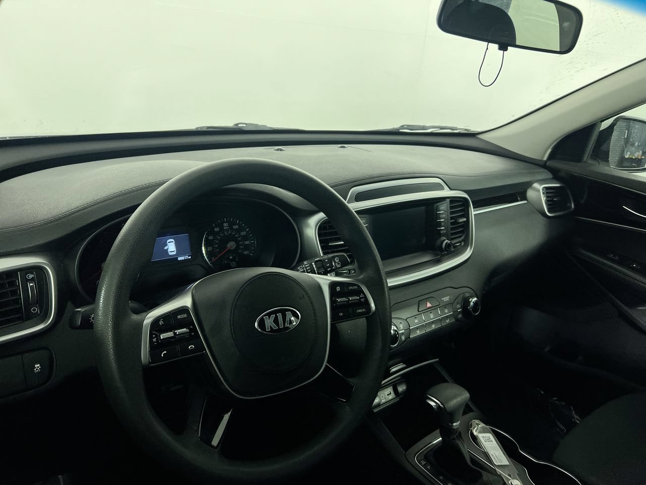 Used 2019 Kia Sorento FWD image 27