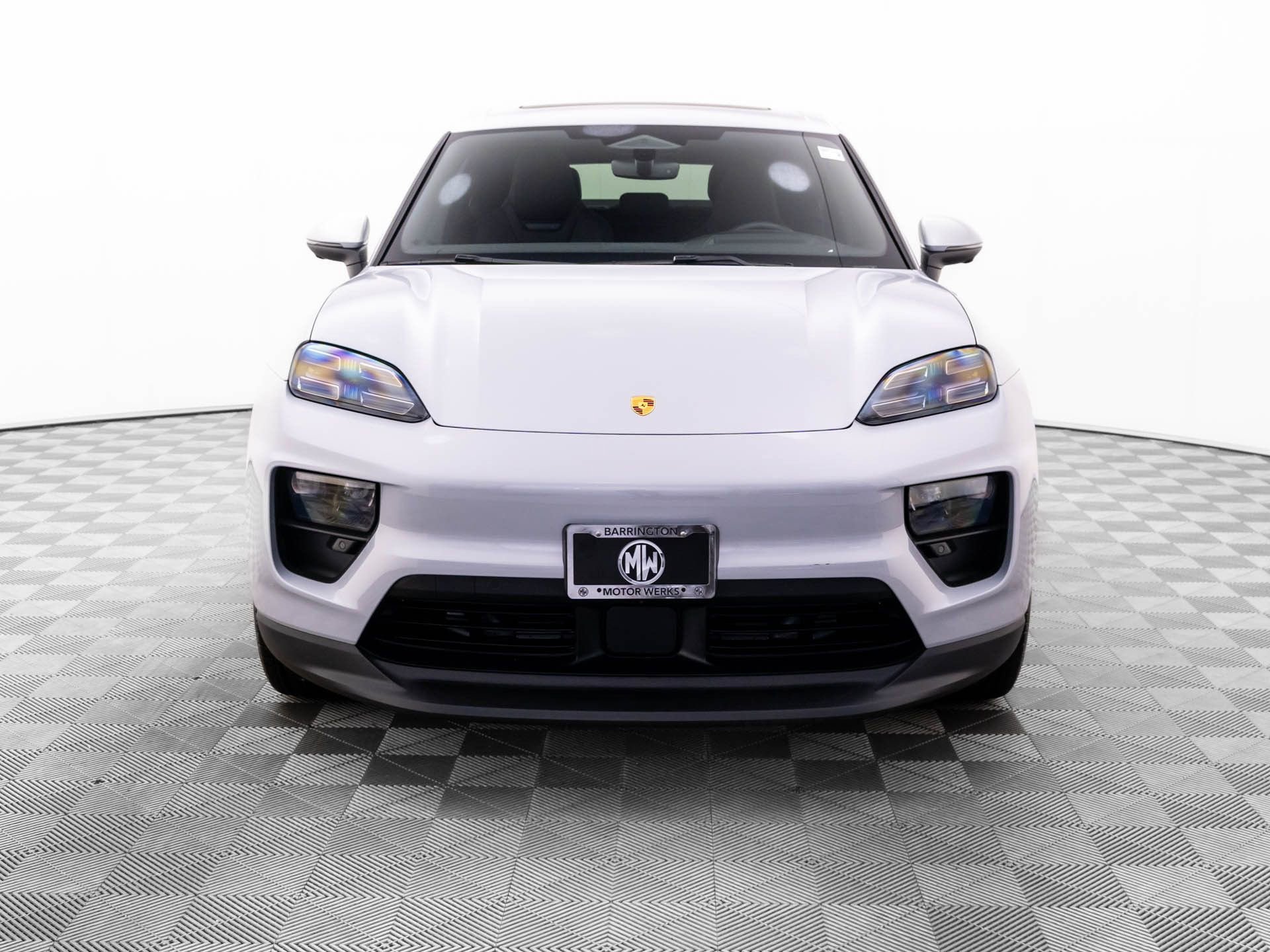 Certified 2025 Porsche Macan 4 Electric AWD/4WD image 9