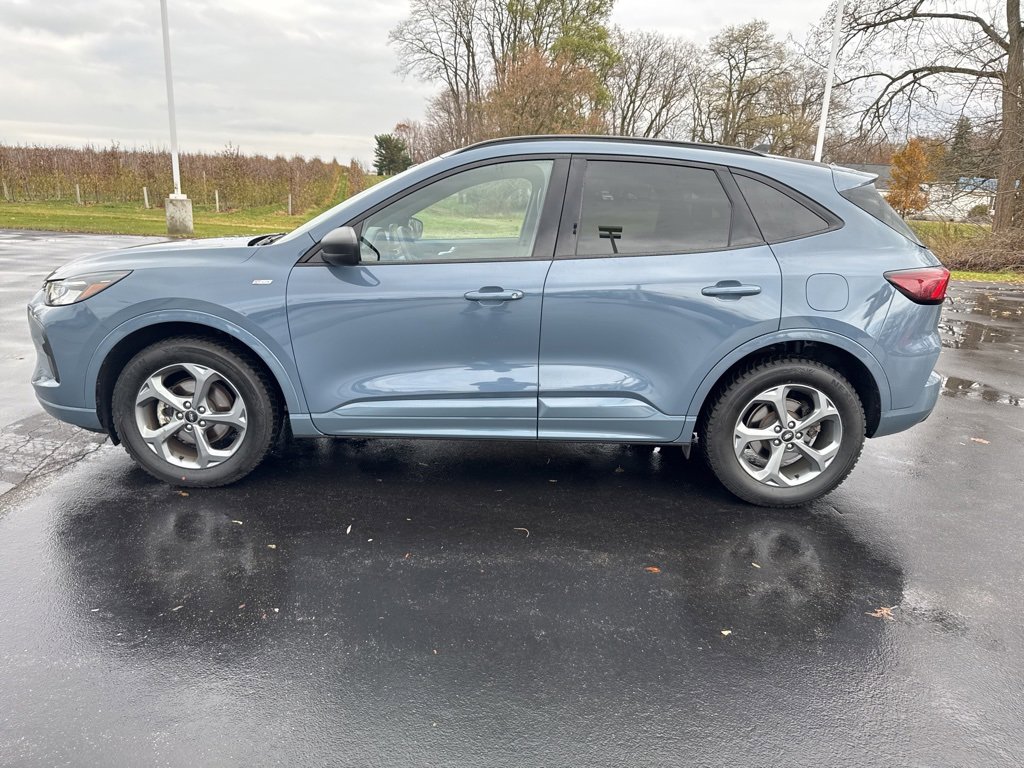 Used 2023 Ford Escape ST-Line image 4