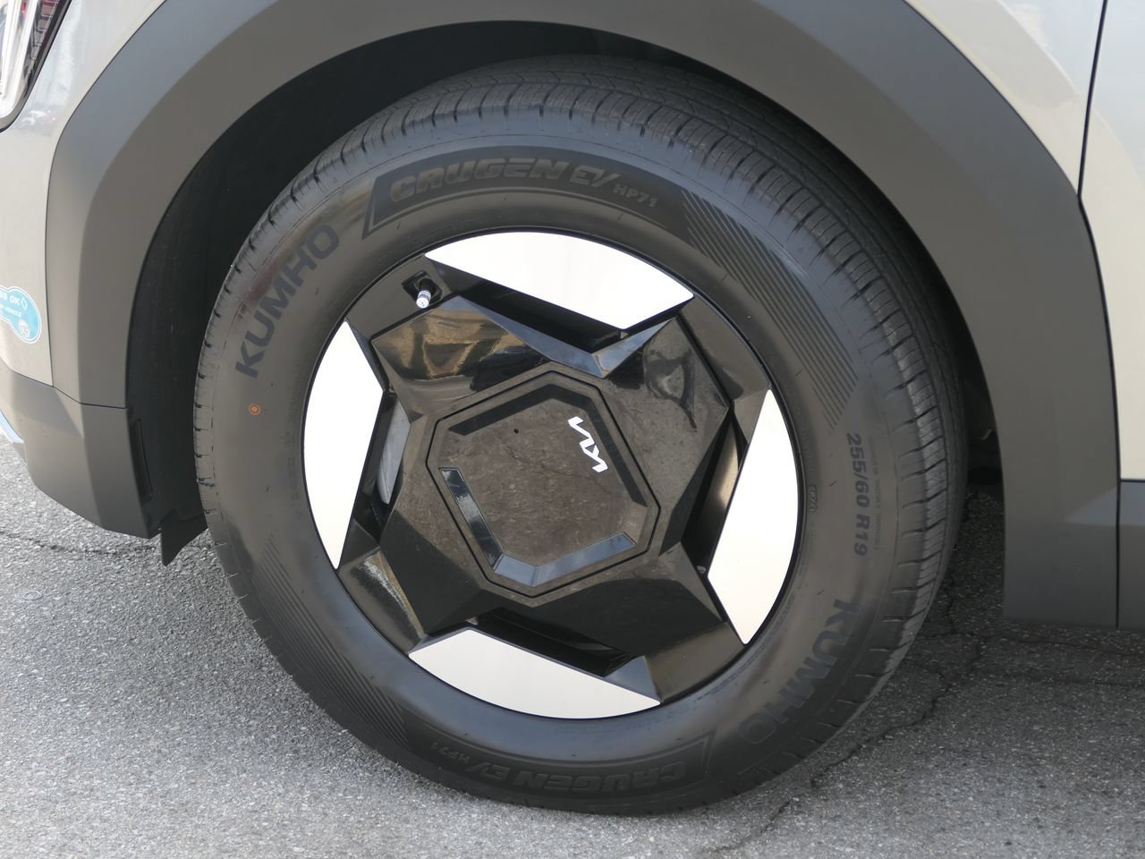Certified 2024 Kia EV9 Wind AWD/4WD image 10
