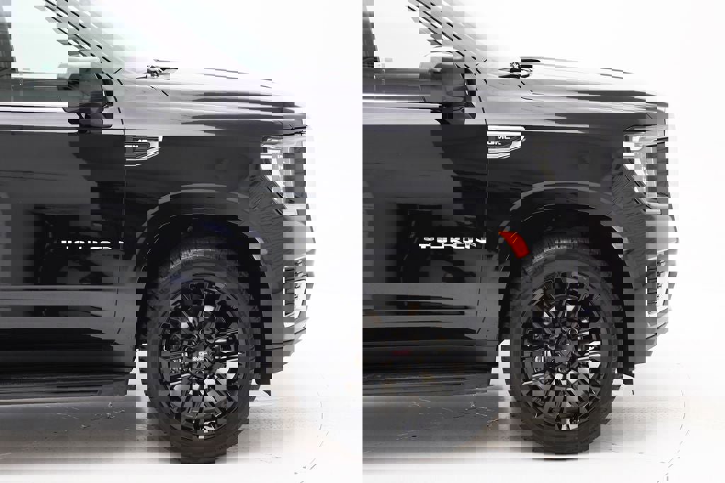 Used 2022 GMC Yukon SLE w/ Gmc Pro Safety Plus Package image 3