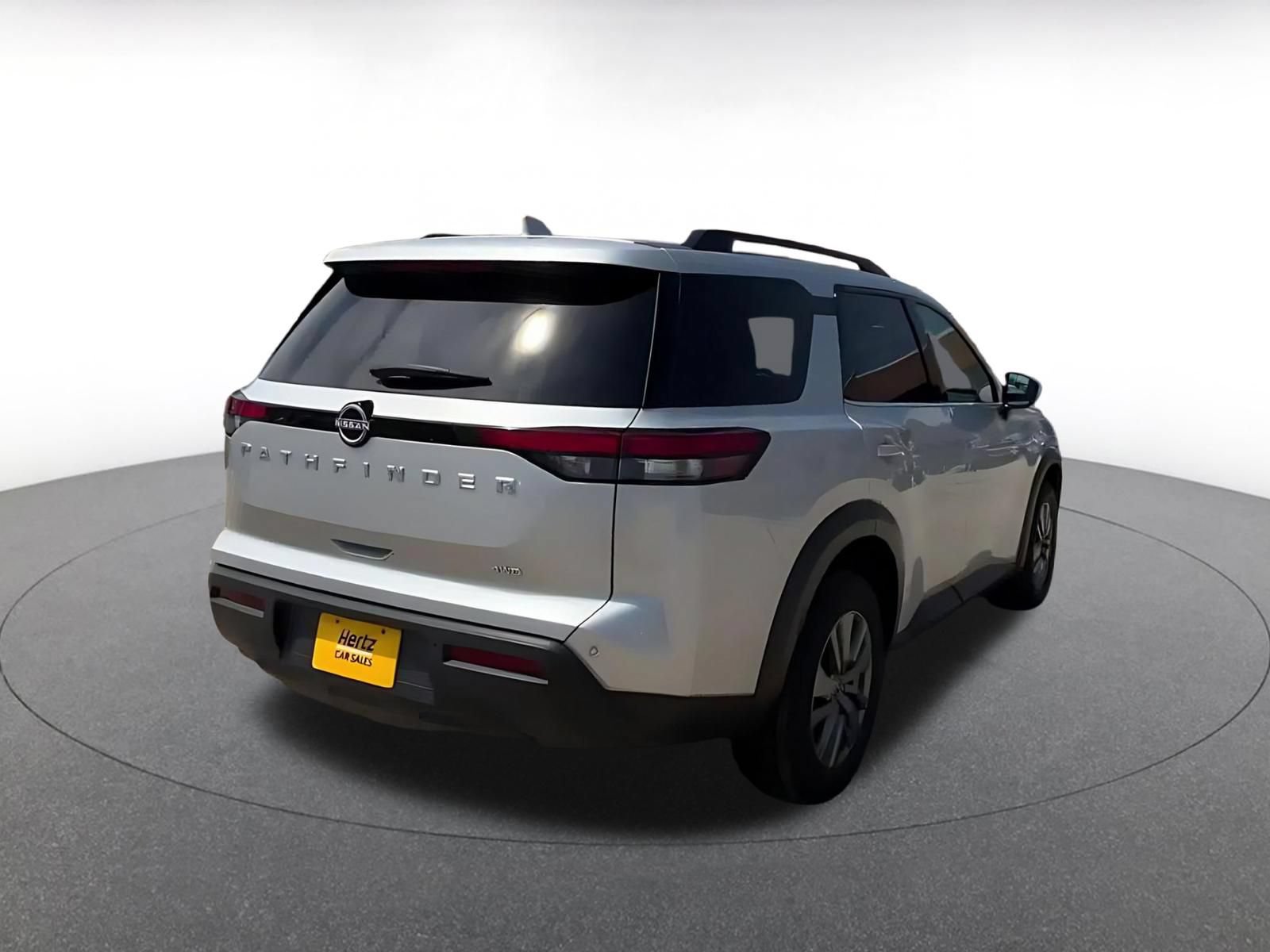 Used 2025 Nissan Pathfinder SV AWD/4WD image 15