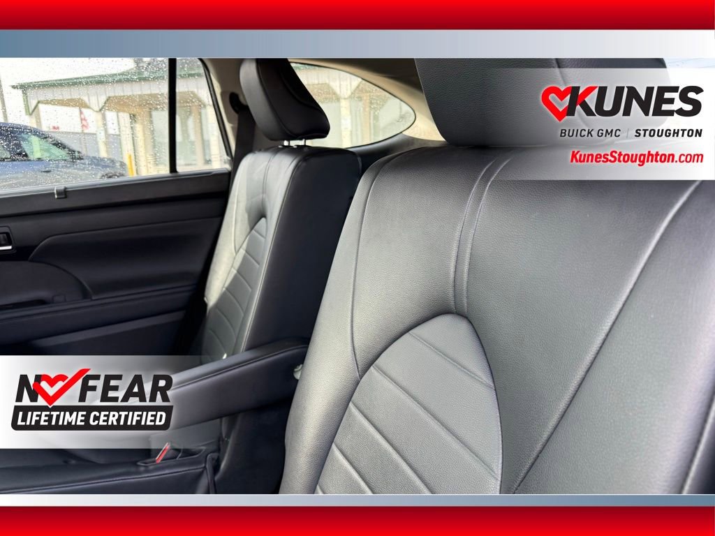 Used 2023 Toyota Highlander XLE image 31