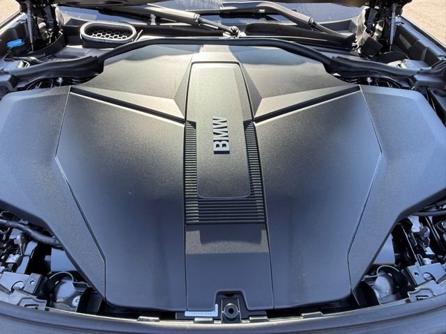 Used 2025 BMW i7 xDrive60 w/ Executive Package image 32