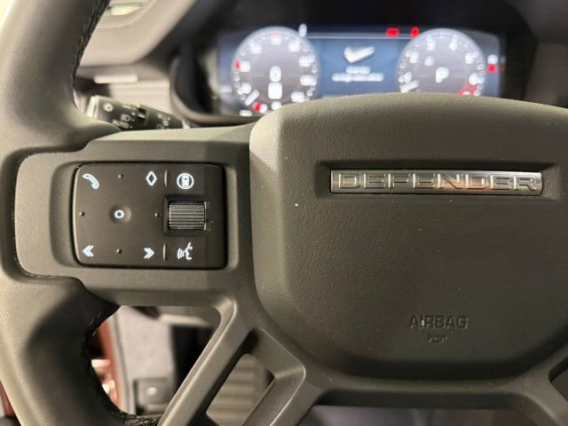 Used 2025 Land Rover Defender 130 X-Dynamic SE AWD/4WD image 18