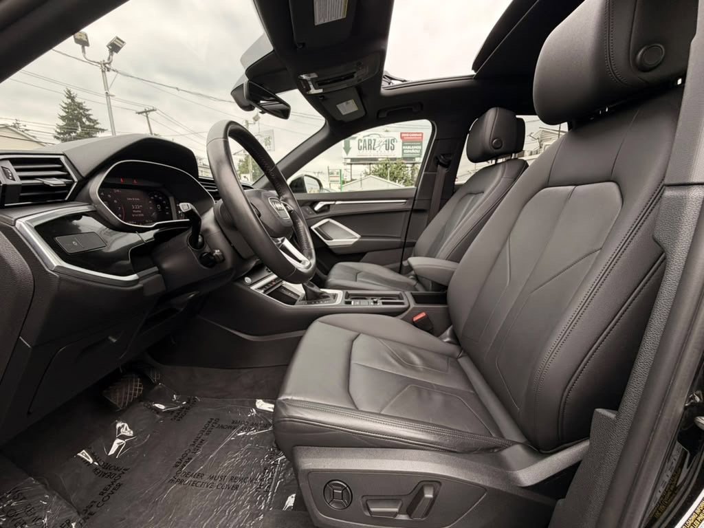 Used 2020 Audi Q3 2.0T Premium w/ Convenience Package AWD/4WD image 14