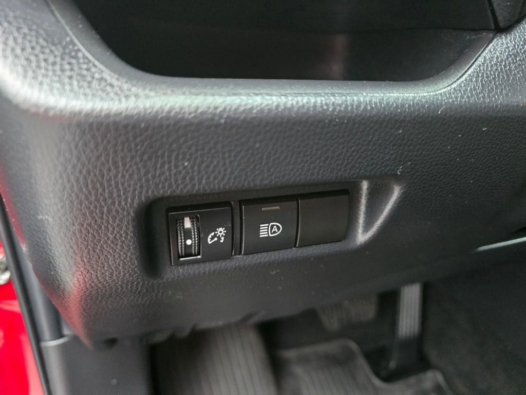 Used 2023 Toyota RAV4 XLE AWD/4WD image 19
