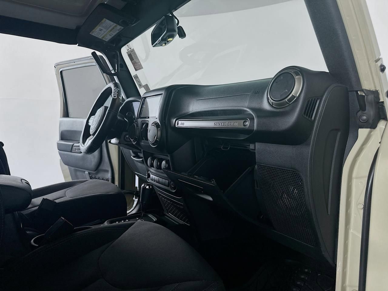 Used 2018 Jeep Wrangler Unlimited Sport image 44