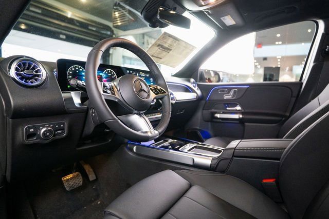New 2026 Mercedes-Benz GLB 250 4MATIC image 4